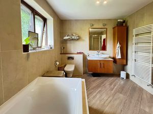 Bathroom - click for photo gallery